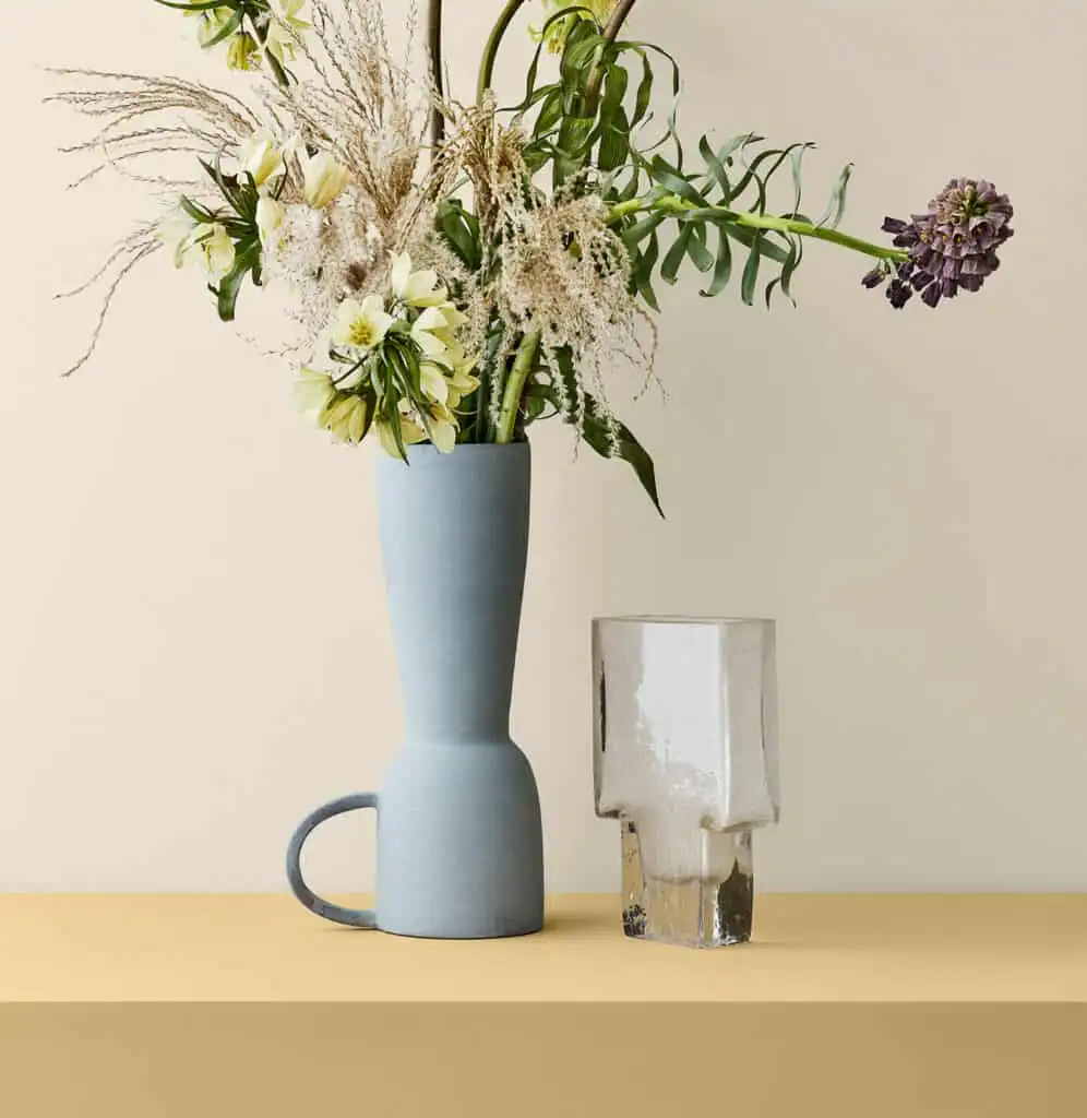 12123 Contemporary White NCS 1304-Y08R