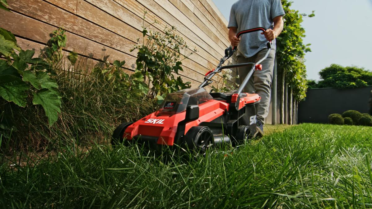 Gressklipper batt 0130ba m/lader og 2 batterier SKIL